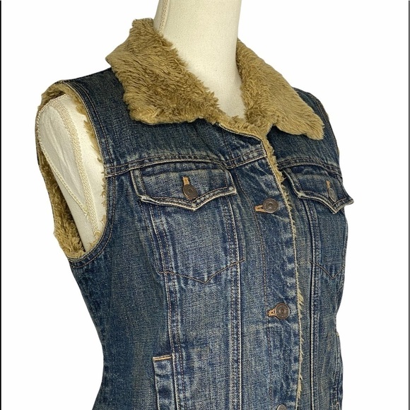 GAP Sherpa Lined Denim Jean Vest - Picture 7 of 10